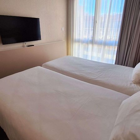 Ibis Styles Toulon Centre Port Hotel Bagian luar foto