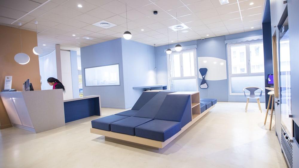 Ibis Styles Toulon Centre Port Hotel Bagian luar foto