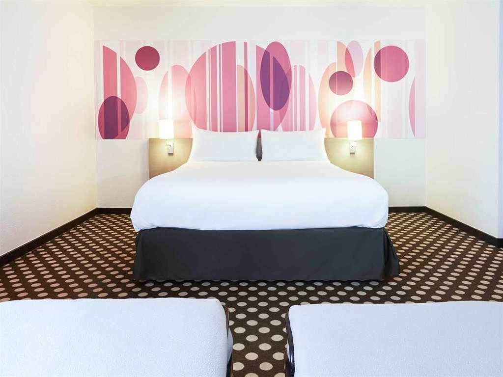 Ibis Styles Toulon Centre Port Hotel Bagian luar foto