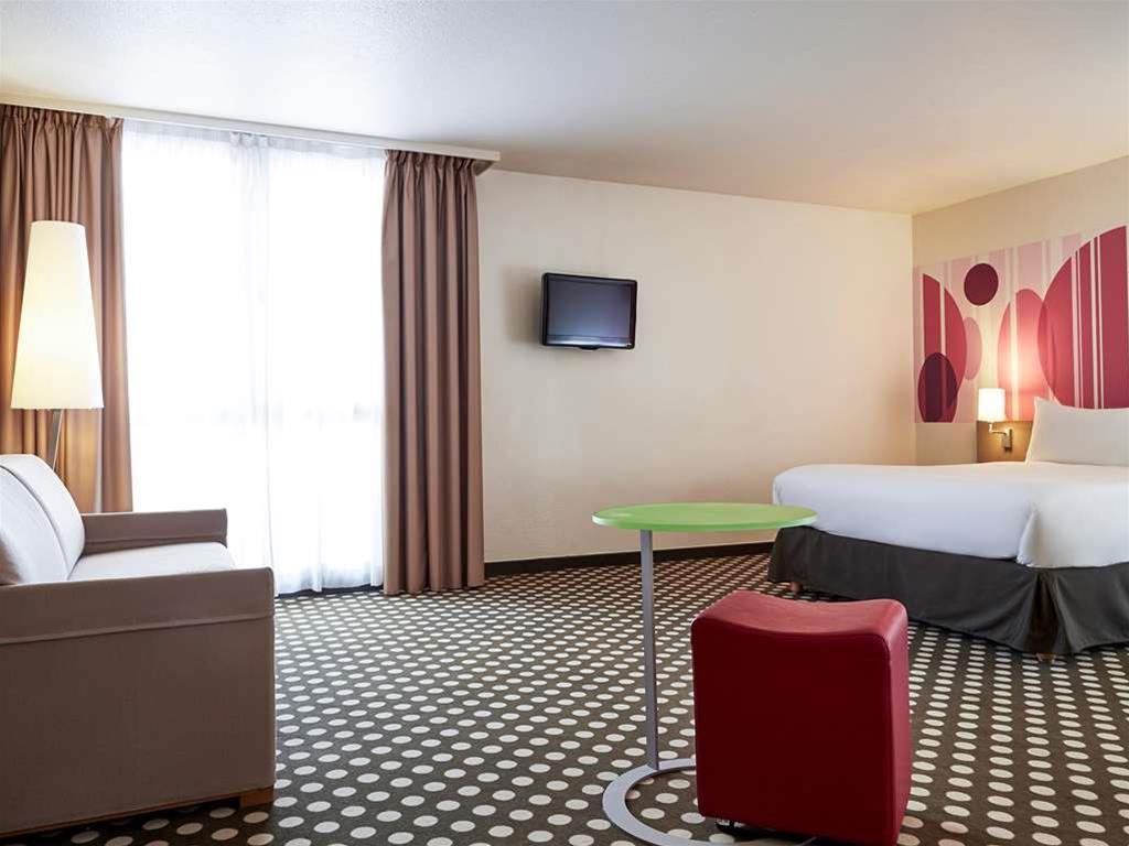 Ibis Styles Toulon Centre Port Hotel Bagian luar foto
