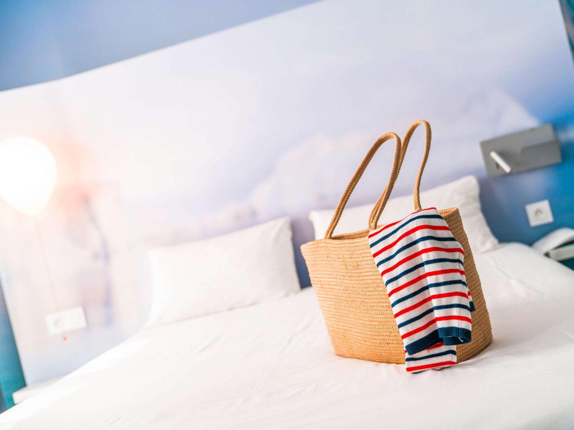Ibis Styles Toulon Centre Port Hotel Bagian luar foto