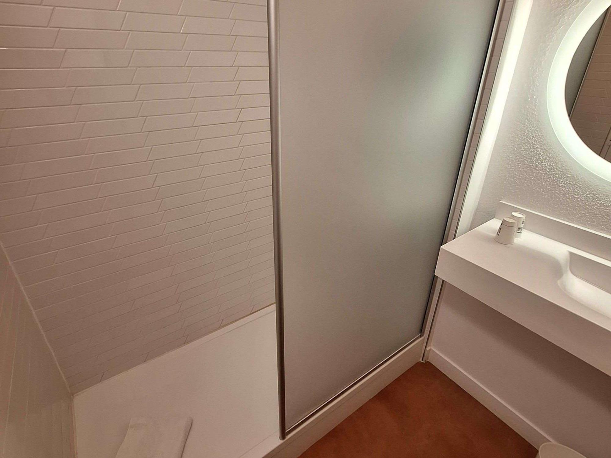 Ibis Styles Toulon Centre Port Hotel Bagian luar foto
