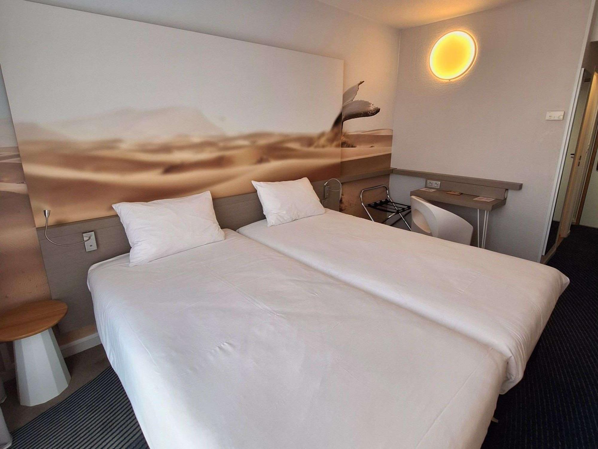 Ibis Styles Toulon Centre Port Hotel Bagian luar foto
